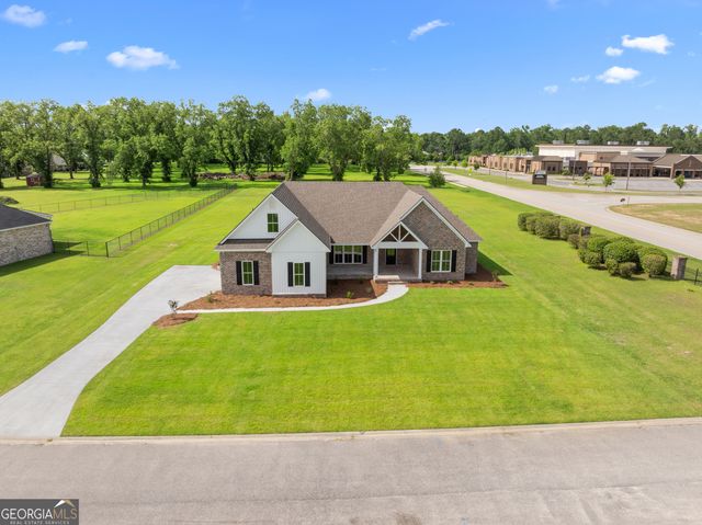 3 Honeysuckle Drive, Claxton, GA 30417