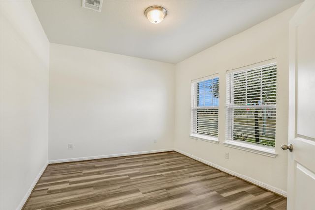 202 Grasslands TRL, Hutto, TX 78634