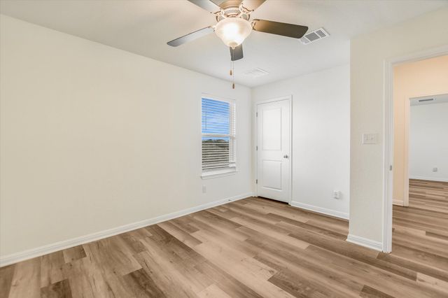 202 Grasslands TRL, Hutto, TX 78634