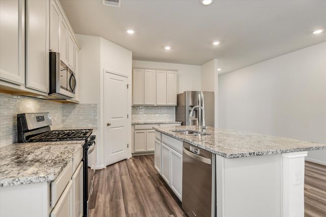 202 Grasslands TRL, Hutto, TX 78634