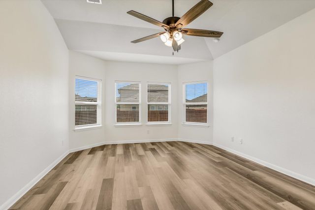 202 Grasslands TRL, Hutto, TX 78634