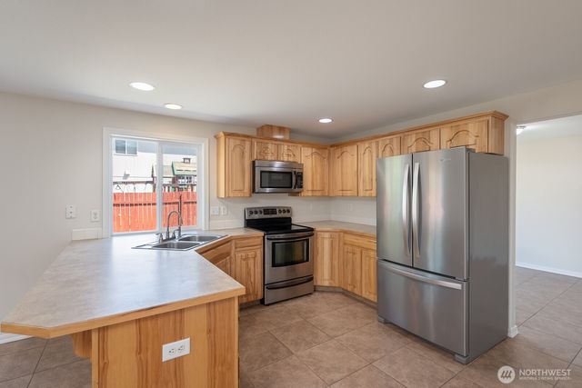510 Trout Avenue NE, Moses Lake, WA 98837