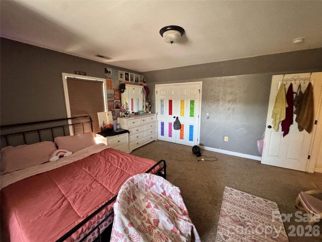 4913 Celia Creek Road, Lenoir, NC 28645