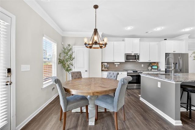 321 Eagles Bluff Way, Hoschton, GA 30548