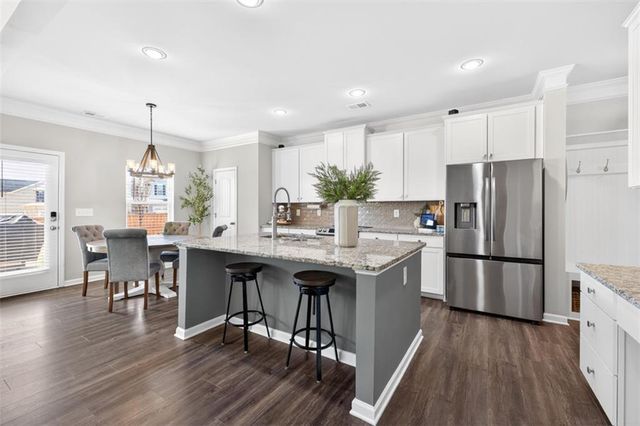 321 Eagles Bluff Way, Hoschton, GA 30548