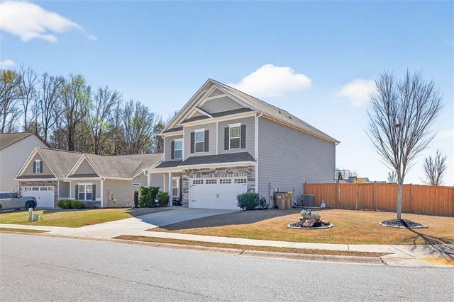 321 Eagles Bluff Way, Hoschton, GA 30548