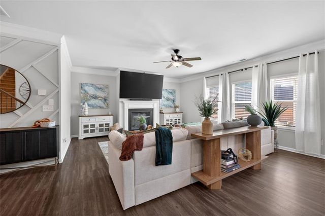 321 Eagles Bluff Way, Hoschton, GA 30548