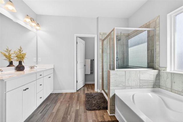 321 Eagles Bluff Way, Hoschton, GA 30548