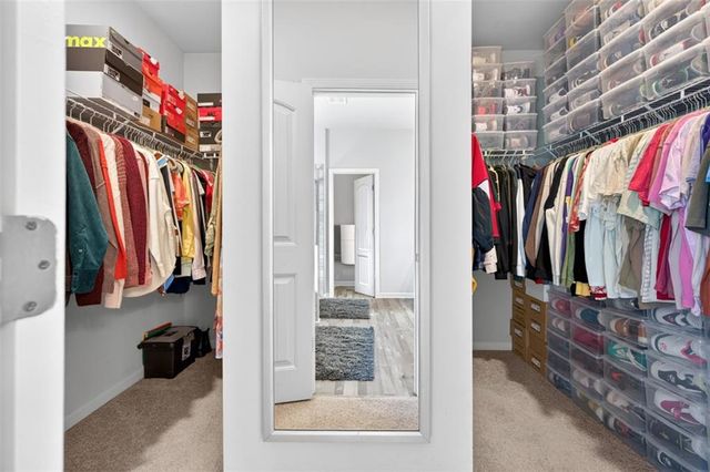 321 Eagles Bluff Way, Hoschton, GA 30548