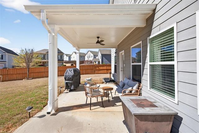 321 Eagles Bluff Way, Hoschton, GA 30548