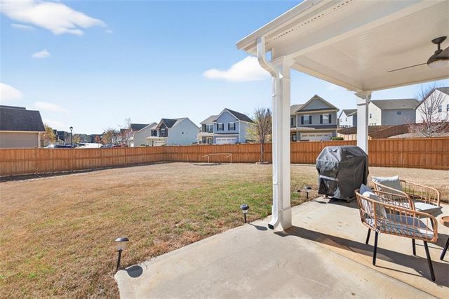 321 Eagles Bluff Way, Hoschton, GA 30548