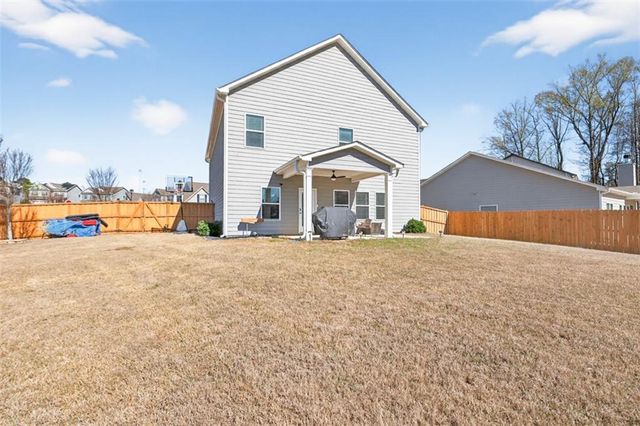 321 Eagles Bluff Way, Hoschton, GA 30548