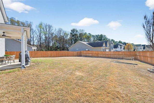 321 Eagles Bluff Way, Hoschton, GA 30548