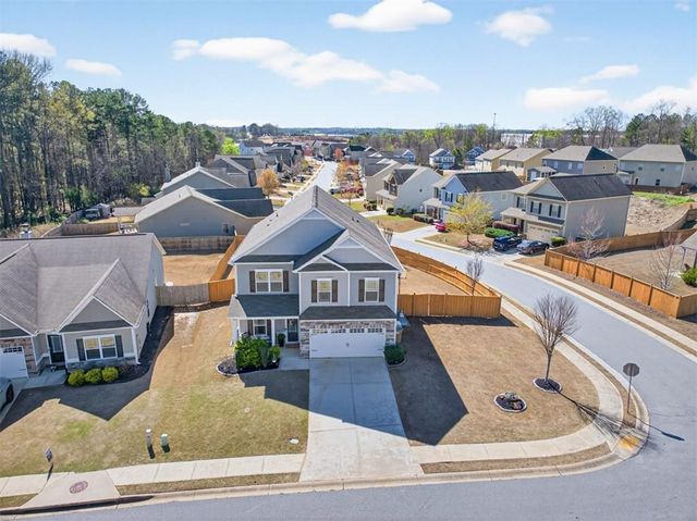 321 Eagles Bluff Way, Hoschton, GA 30548