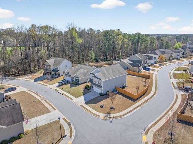 321 Eagles Bluff Way, Hoschton, GA 30548