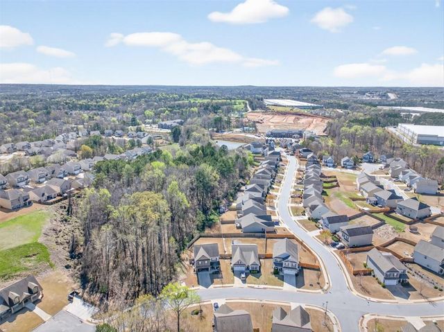 321 Eagles Bluff Way, Hoschton, GA 30548