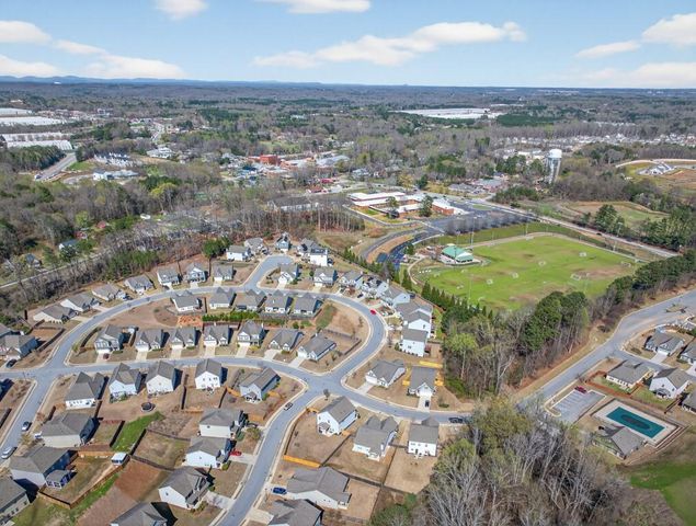 321 Eagles Bluff Way, Hoschton, GA 30548