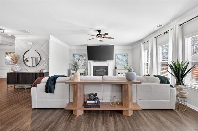 321 Eagles Bluff Way, Hoschton, GA 30548