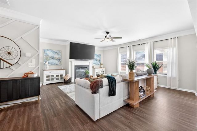 321 Eagles Bluff Way, Hoschton, GA 30548