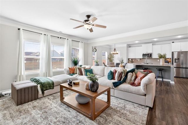 321 Eagles Bluff Way, Hoschton, GA 30548