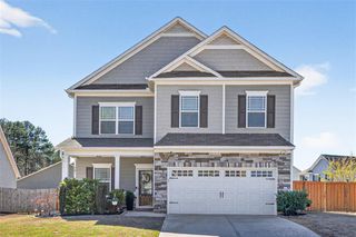 321 Eagles Bluff Way, Hoschton, GA 30548
