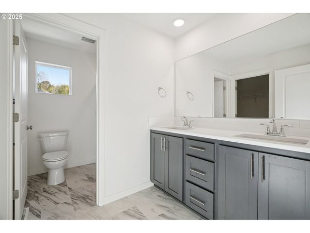 1735 Nw 18TH Way, Battle Ground, WA 98604