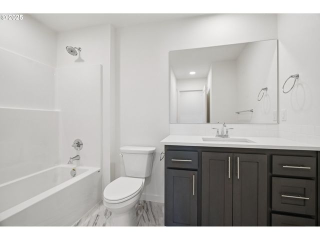 1735 Nw 18TH Way, Battle Ground, WA 98604