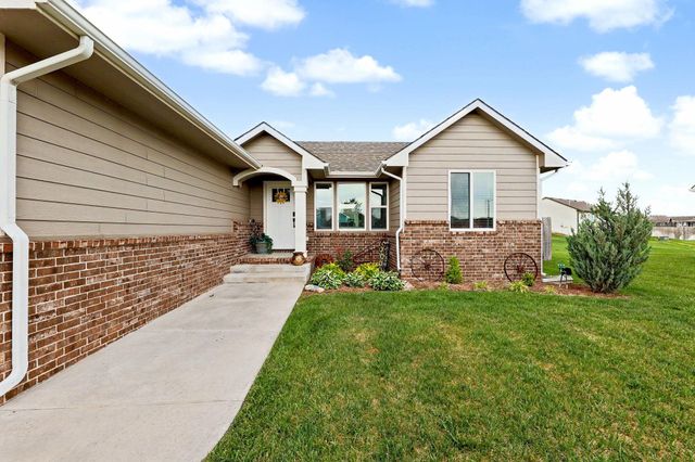 1617 N Thoroughbred St, Wichita, KS 67235