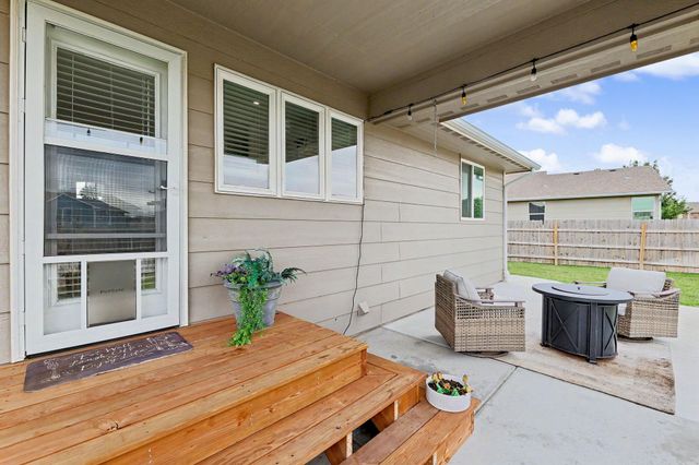 1617 N Thoroughbred St, Wichita, KS 67235