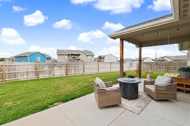 1617 N Thoroughbred St, Wichita, KS 67235