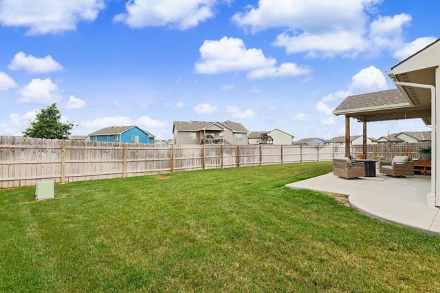 1617 N Thoroughbred St, Wichita, KS 67235