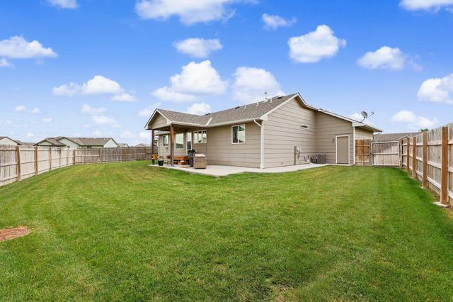 1617 N Thoroughbred St, Wichita, KS 67235