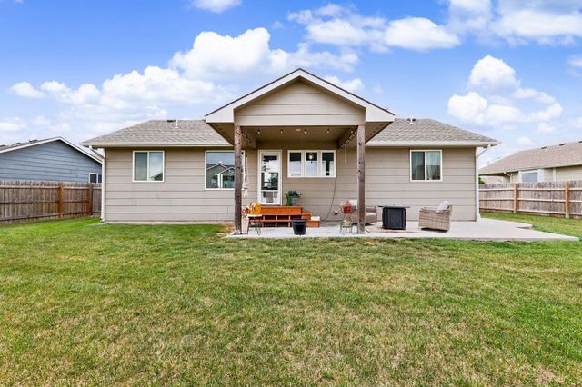 1617 N Thoroughbred St, Wichita, KS 67235