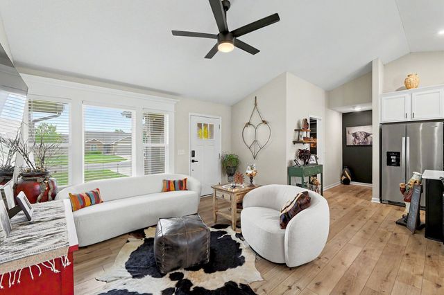 1617 N Thoroughbred St, Wichita, KS 67235