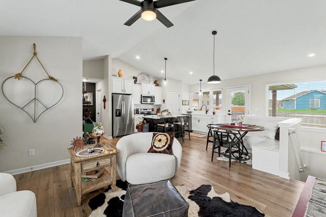 1617 N Thoroughbred St, Wichita, KS 67235