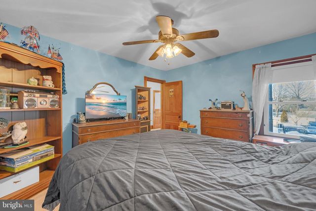 619 JUNIPER ST, Quakertown, PA 18951