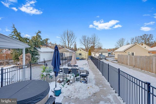 619 JUNIPER ST, Quakertown, PA 18951