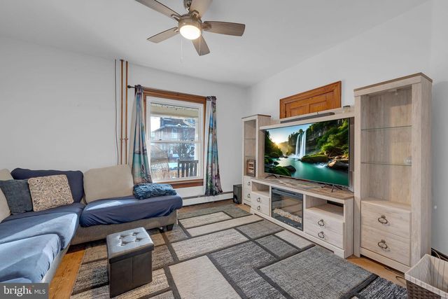 619 JUNIPER ST, Quakertown, PA 18951