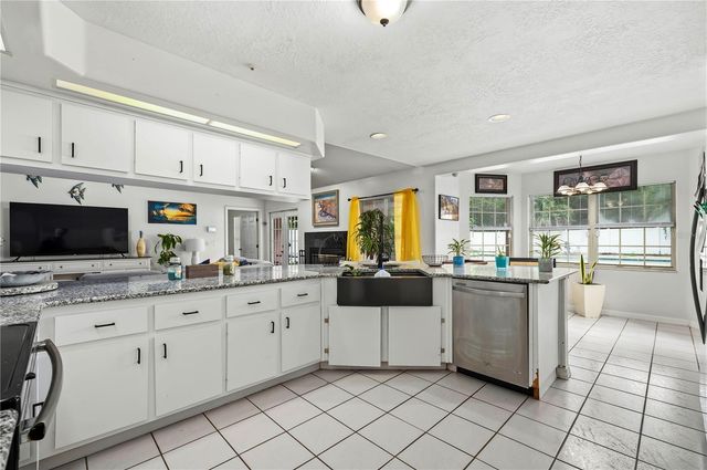 6575 NW 50TH AVENUE, Ocala, FL 34482
