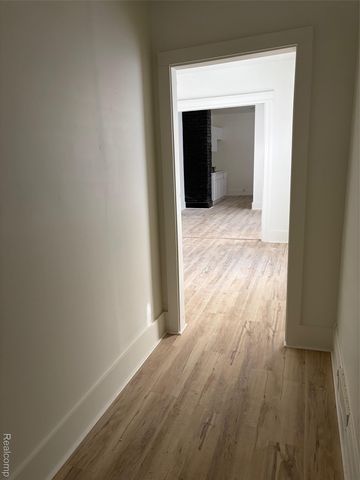 242 E Euclid Street, Detroit, MI 48202