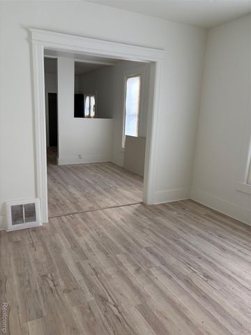 242 E Euclid Street, Detroit, MI 48202