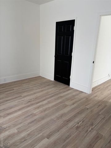 242 E Euclid Street, Detroit, MI 48202