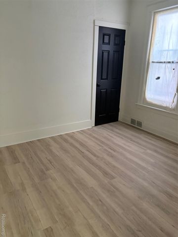 242 E Euclid Street, Detroit, MI 48202