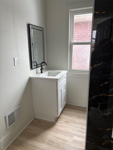 242 E Euclid Street, Detroit, MI 48202