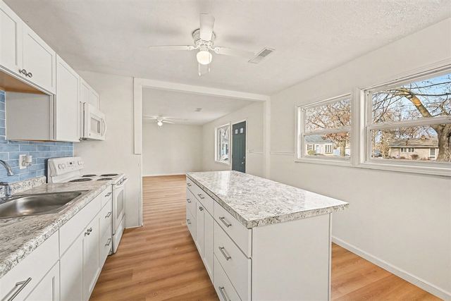 1042 Darwood Avenue, Kalamazoo, MI 49004