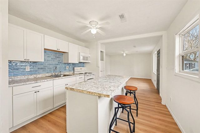 1042 Darwood Avenue, Kalamazoo, MI 49004