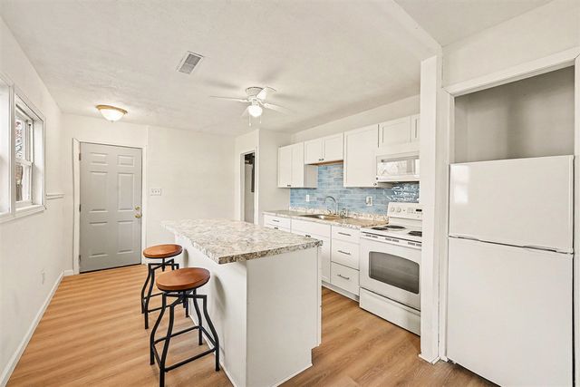 1042 Darwood Avenue, Kalamazoo, MI 49004