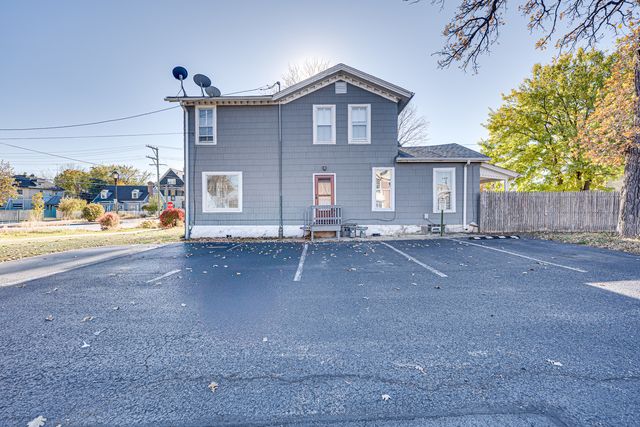 79 S 4th Street 2, Aurora, IL 60505