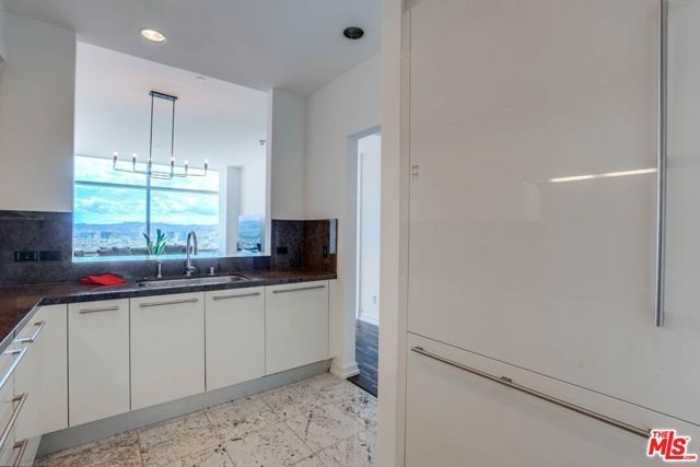 900 W Olympic Boulevard 31F, Los Angeles, CA 90015