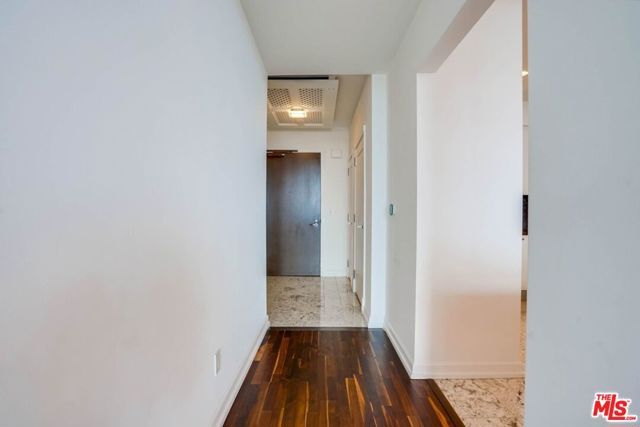 900 W Olympic Boulevard 31F, Los Angeles, CA 90015